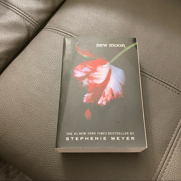 Twilight Saga | Stephenie Meyer - Picture 5 of 9